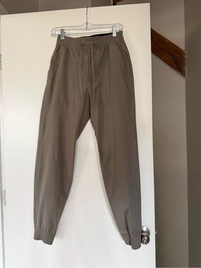 lululemon athletica Men's Olive Jogger Pants